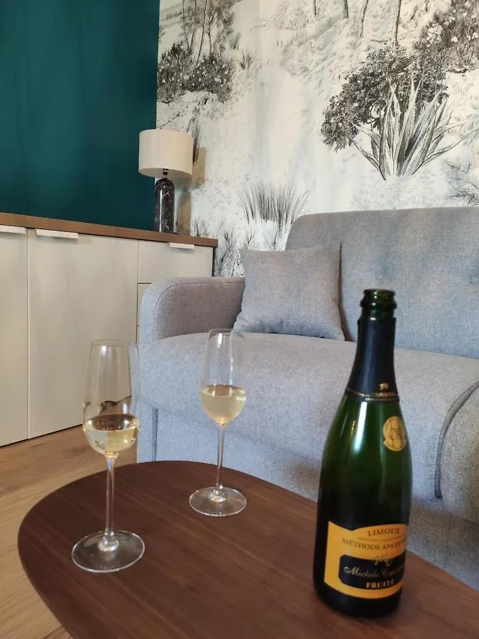 Appartement L'EMERAUDE - Logement tout confort - Wifi - Parking - Centre ville à Vannes 0*,